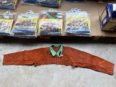 2x Laslap/schouderstuk, maat XXL Weldas, cape sleeves 44-7800 – kavel bij Onlineveilingmeester, Winsum