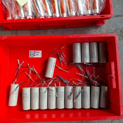 Ca. 16x Condensator CBB60 – kavel bij Onlineveilingmeester, Winsum