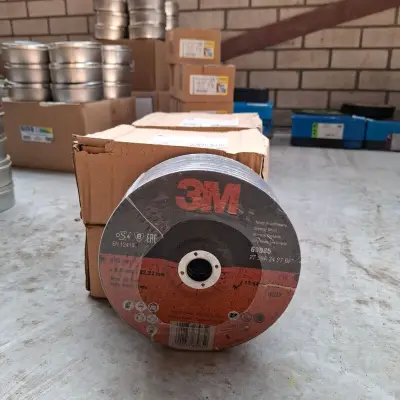 4 doos a 10 stuks Afbraamschijf 3M, 180x6,8x22,23mm – kavel bij Onlineveilingmeester, Winsum
