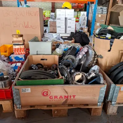 Partij diverse tandwielen, lagers en snaarpoelie's – kavel bij Onlineveilingmeester, Winsum