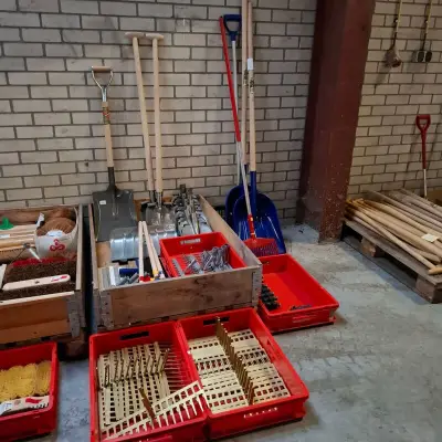 Assortiment tuinbenodigdheden – kavel bij Onlineveilingmeester, Winsum