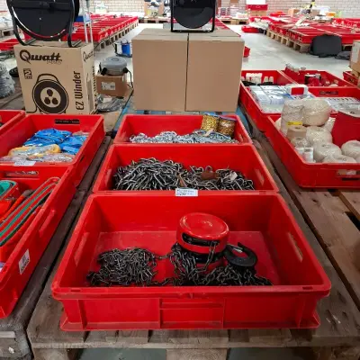Kettingtakel met diverse stukken ketting – kavel bij Onlineveilingmeester, Winsum