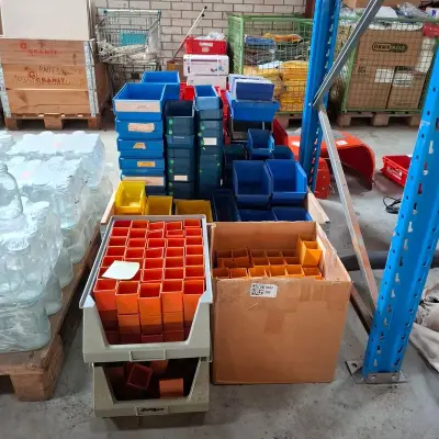 Ca. 385x Diverse magazijnbakken – kavel bij Onlineveilingmeester, Winsum