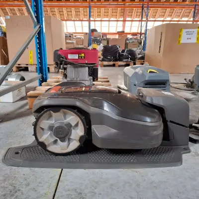 Demo robotmaaier Husqvarna, Automower 305, bouwjaar 2021 – kavel bij Onlineveilingmeester, Winsum