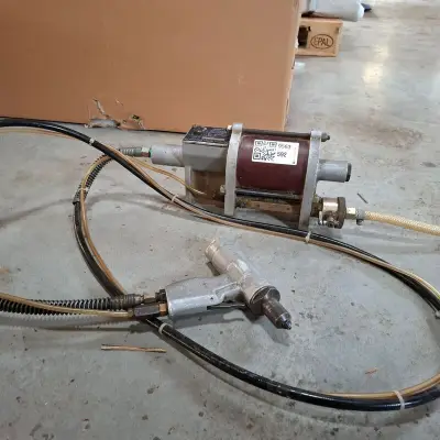 Pneumatische pomp met gereedschap GTE – kavel bij Onlineveilingmeester, Winsum