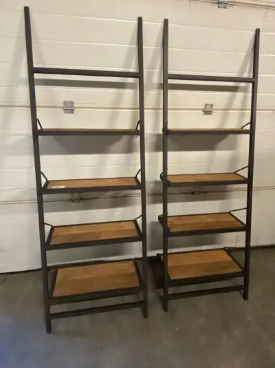 2x Boekenrek oud teak, Sanders Meubelland – kavel bij Onlineveilingmeester, Gramsbergen