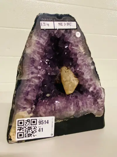 Amethist geode met Calciet kristal – kavel bij Onlineveilingmeester, Gramsbergen