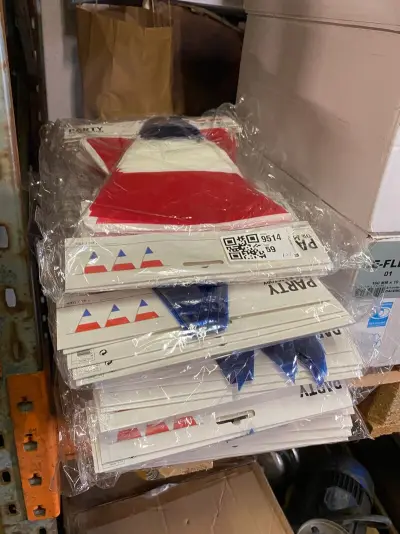 Ca. 100x Vlaggenlijn, rood, wit, blauw, 10m – kavel bij Onlineveilingmeester, Gramsbergen