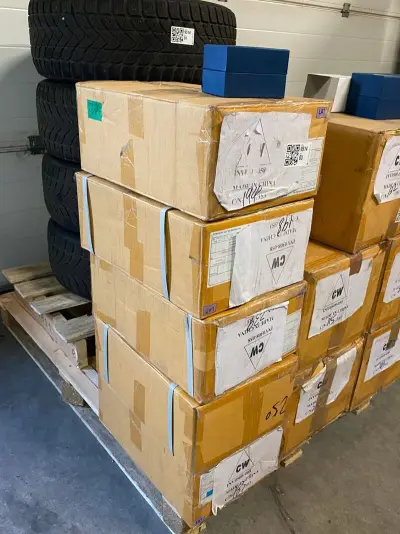 Ca. 100x Glazen kubus in luxe verpakking – kavel bij Onlineveilingmeester, Gramsbergen