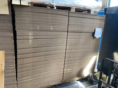 Ca. 135x Grote verzenddozen, dubbelgolf, bruin, 100x100x40cm – kavel bij Onlineveilingmeester, Gramsbergen