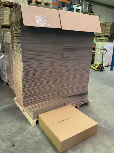 Ca. 350x Grote verzenddozen, bruin, 80x80x20cm – kavel bij Onlineveilingmeester, Gramsbergen