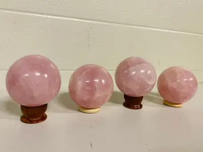 4x Rozenkwarts bollen – kavel bij Onlineveilingmeester, Gramsbergen