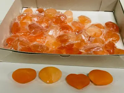 Ca. 50x Seleniet hartjes, oranje – kavel bij Onlineveilingmeester, Gramsbergen