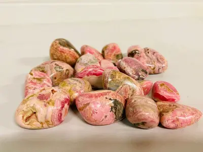 Rhodochrosiet trommelstenen – kavel bij Onlineveilingmeester, Gramsbergen