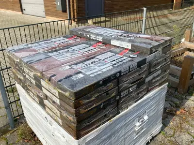 Ca. 15x Pak dakshingles, IKO, rood, 3m2 per pak – kavel bij Onlineveilingmeester, Gramsbergen