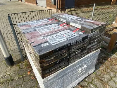Ca. 20x pak dakshingles, IKO, rood, 3m2 per pak – kavel bij Onlineveilingmeester, Gramsbergen