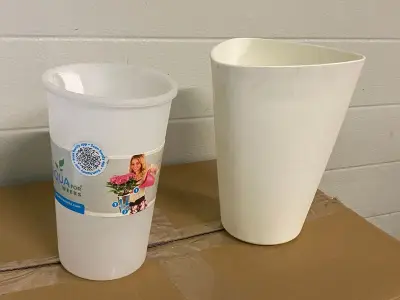 Ca. 85x Zelf bewaterende bloempotten – kavel bij Onlineveilingmeester, Gramsbergen