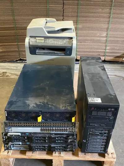 Diverse Netwerkswitches en rackservers – kavel bij Onlineveilingmeester, Gramsbergen