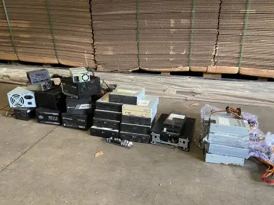 Partij Diverse computer hardware en voedingen – kavel bij Onlineveilingmeester, Gramsbergen