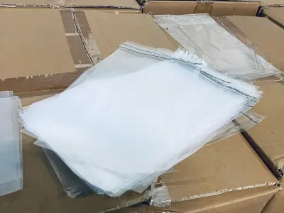 8x Doos a 5500 ldpe zakjes met plakstrip – kavel bij Onlineveilingmeester, Gramsbergen