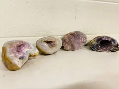 4x Amethist / chalcedoon geode – kavel bij Onlineveilingmeester, Gramsbergen