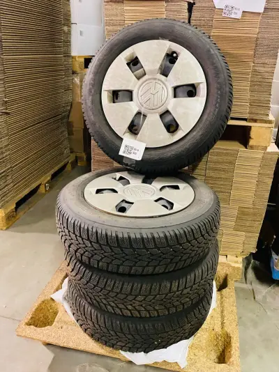 Set winterbanden, Dunlop, 165/7OR14, Volkswagen Up – kavel bij Onlineveilingmeester, Gramsbergen