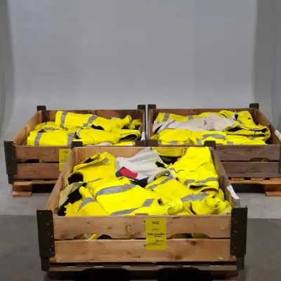 Leren jassen (zonder mouwen) – kavel bij Domeinen Roerende Zaken, Groningen