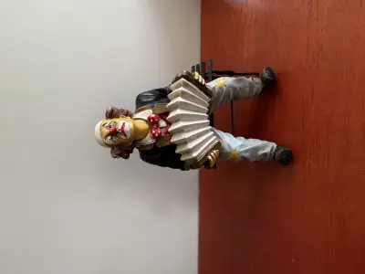 Clown met accordeon kunststof – kavel bij GSD Auctions, Zoeterwoude