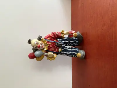 Clown met ballonnen kunststof – kavel bij GSD Auctions, Zoeterwoude