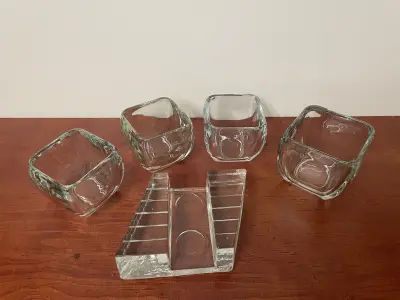 Kaars houder en bloempotten hele zware glaswerk – kavel bij GSD Auctions, Zoeterwoude