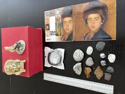 Steen, wenskaart en nog leuks – kavel bij GSD Auctions, Zoeterwoude