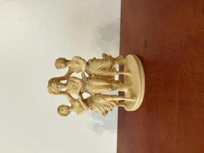 Beeldje van “Three Graces Dancing” – kavel bij GSD Auctions, Zoeterwoude