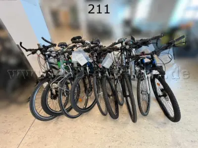 1 Pedelec und 9 Räder im Konvolut, verschiedene Arten und Marken – kavel bij Zoll-Auktion, Hamburg