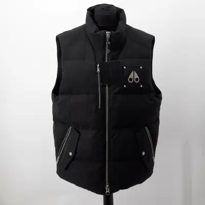 Bodywarmer, maat L, Moose Knuckles, 009914 – kavel bij Domeinen Roerende Zaken, Groningen