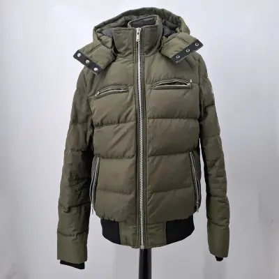 Jas, maat M, Moose Knuckles, 006653 – kavel bij Domeinen Roerende Zaken, Groningen