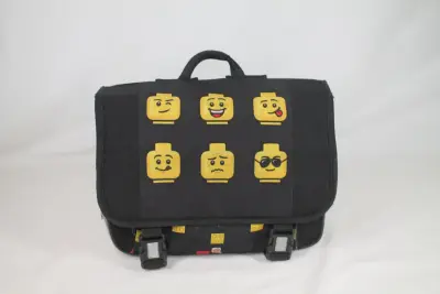 Boekentas met Lego Faces – kavel bij De Kringwinkel, Brecht