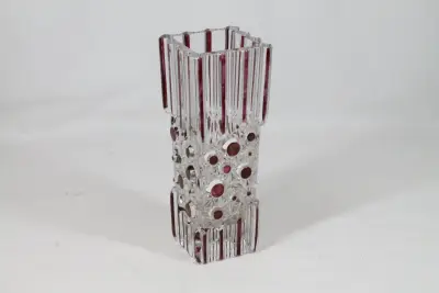 Vintage Kristallen vaas met robijnrode accenten – kavel bij De Kringwinkel, Brecht