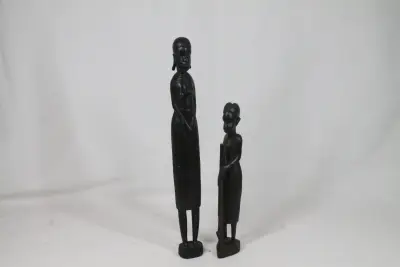2 Afrikaans houten beeldjes – kavel bij De Kringwinkel, Brecht