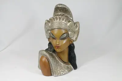 Balinese buste – kavel bij De Kringwinkel, Brecht