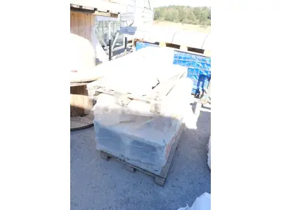 11 Enkele betonnen bushels – kavel bij Auctelia, Paliseul