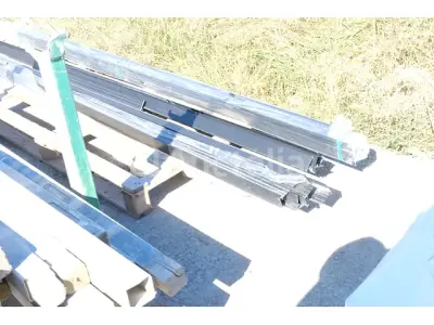 15 aluminium afwerkingsprofielen – kavel bij Auctelia, Paliseul