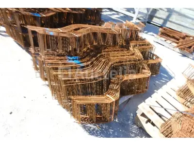 Balans van betonnen afstandhouders – kavel bij Auctelia, Paliseul