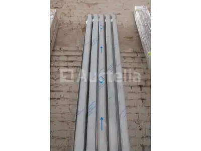 20 Neolife gelakte aluminium hoekprofielen – kavel bij Auctelia, Liège