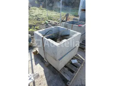2 betonnen inspectiekamers 72x72x30 – kavel bij Auctelia, Paliseul