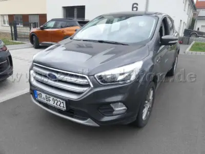 1 Ford Kuga 2.0 TDCi Trend 4x4 Start/Stopp (EURO 6) - Ersatzteilspender – kavel bij Zoll-Auktion, Oberaula