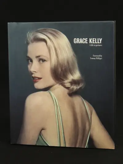 Grace Kelly A life in pictures Forword by Tommy Hilfiger – Edited by Yann -Brice Dherbier & Pierre – Henri Verlhac-Pavilion Books – kavel bij De Kringwinkel, Antwerpen