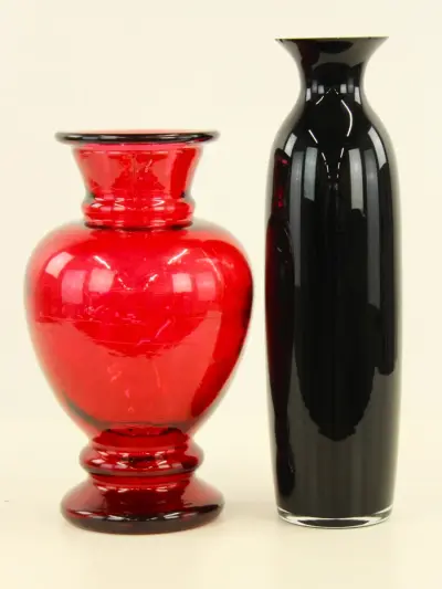 XL - Twee grote glazen vazen in rood & zwart - decoratieve set - 41 en 50 cm – kavel bij De Kringwinkel, Antwerpen