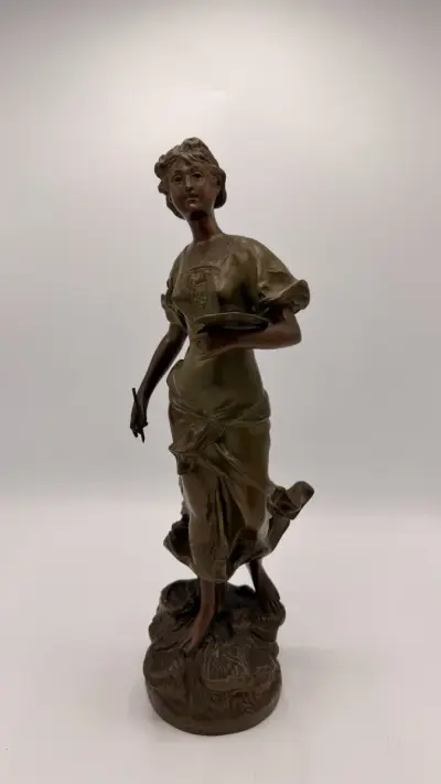 Antiek Art Nouveau beeld - Elegant vrouwenfiguur – kavel bij De Kringwinkel, Dendermonde