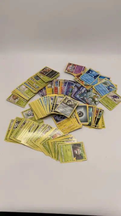 Pokémon kaarten verzameling – kavel bij De Kringwinkel, Dendermonde