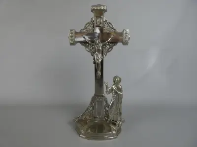 Belgisch Liturgisch Kruisbeeld / Altaarcrucis – kavel bij De Kringwinkel, Diest